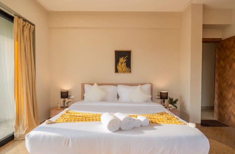 Kamerios Regalia | Elegant Pet-friendly 2-BHK Apartment With Rooftop Pool & Lift – photo 27