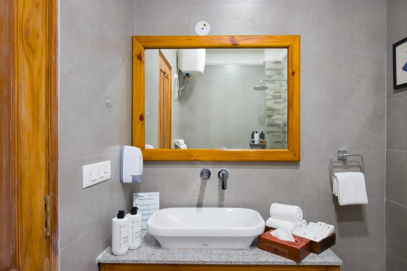 Skyline Grove | Stylish 3-BHK Apt With Scenic Views – photo 22