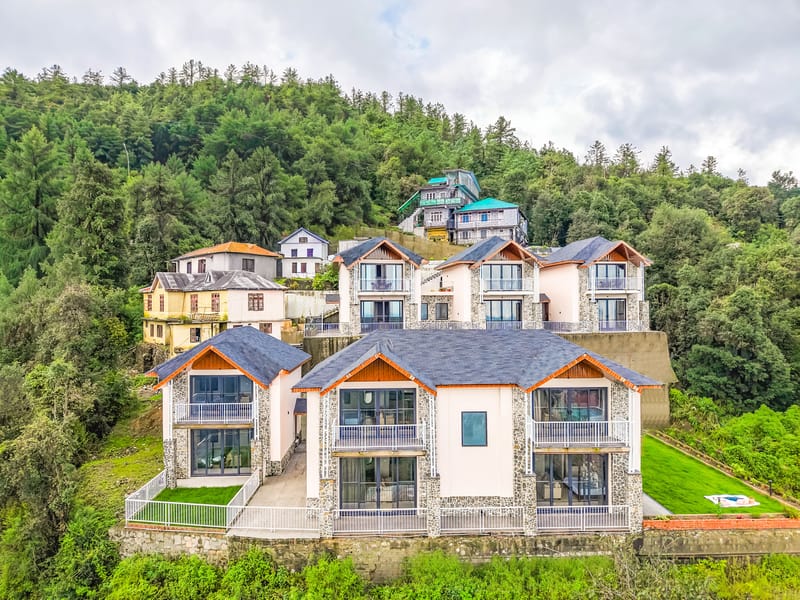 Himalayan Escape Calmara Cottage | 1 Hillside with Bathtub, Kitchenette, Shared Garden, Terrace & Views – photo 2