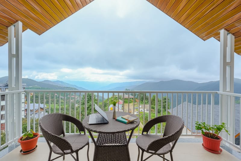 Himalayan Escape Calmara Cottage | 1 Hillside with Bathtub, Kitchenette, Shared Garden, Terrace & Views – photo 21