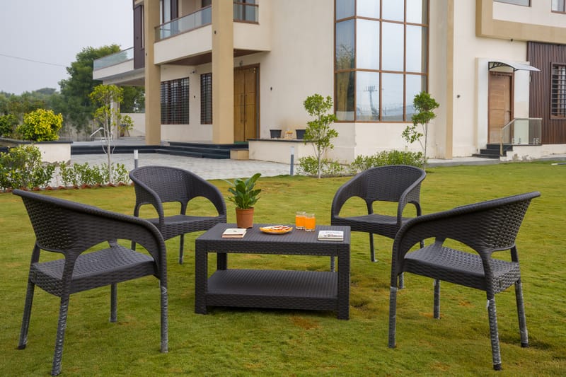 Lush Haven | Chic 4-BHK Retreat with Private Pool, Terrace & Landscaped Garden | Pet-friendly – photo 21
