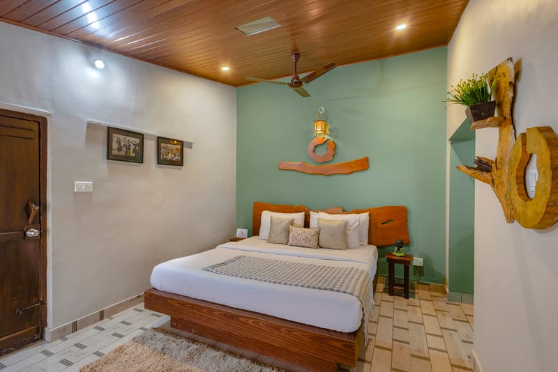 Twisted Tree Together | 2-BHK Pet-Friendly Villa with Shared Pool, Bar & Restaurant – photo 16