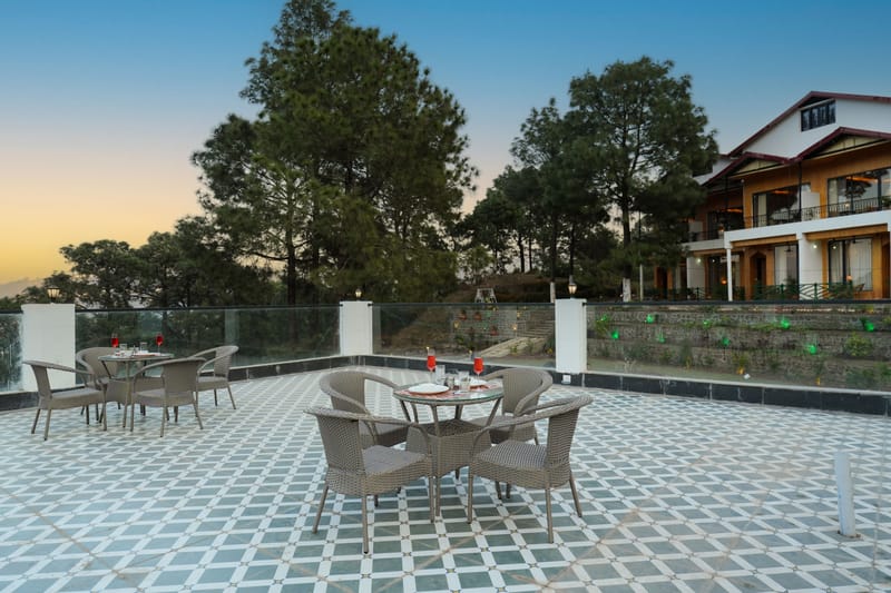 Pine View Resort | Pet-friendly Hilltop 1-Suite With Garden-Facing Balcony, Rooftop lounge, Restro & Game Zone – photo 23
