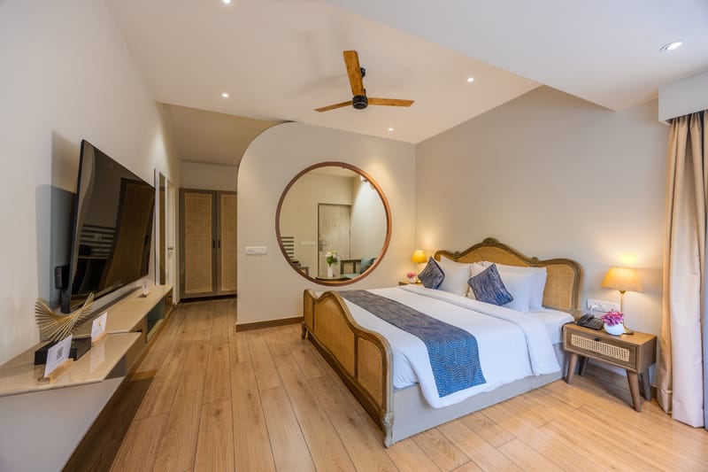 Goan Bliss Junior Suite | Spacious Boutique Suite with Living Room, Private Terrace, Shared Pool, Restro, Spa & Library – photo 22