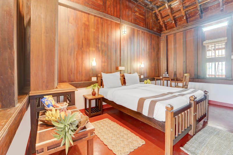 Palm Dale Deluxe Room | Serene Heritage Retreat by the Backwaters with Garden & Restaurant – photo 22