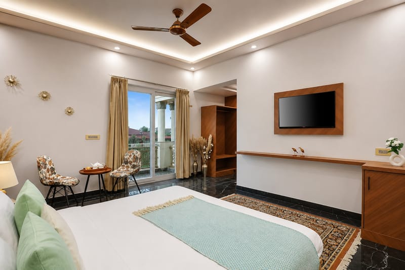 Gold Palm Granola | Elegant Room in a Serene Resort with Shared Pool, Dining, & Garden | Near Popular Tourist Attractions – photo 29