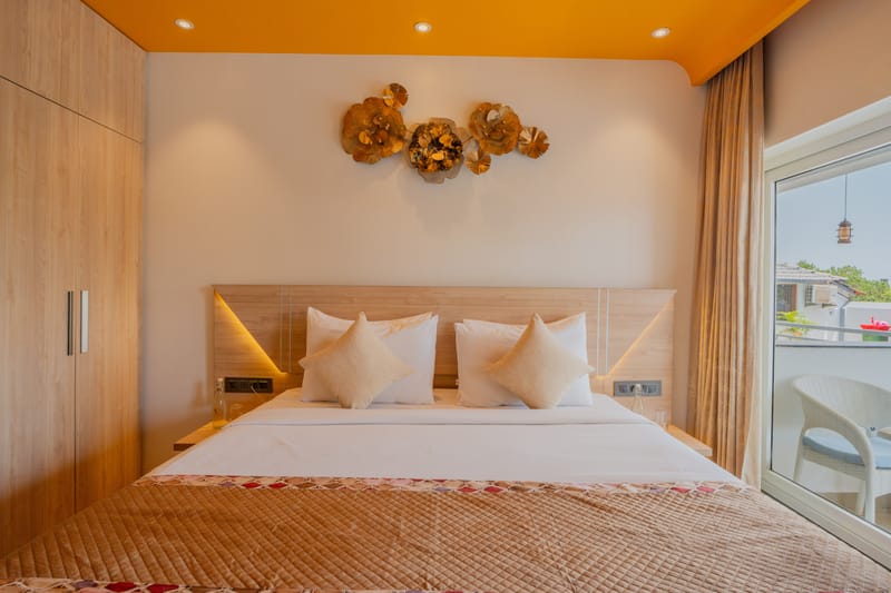 Gracias Aquora | 1-Room Retreat With Private Balcony, Shared Pool, & Restros, Close to Ashvem Beach – photo 25