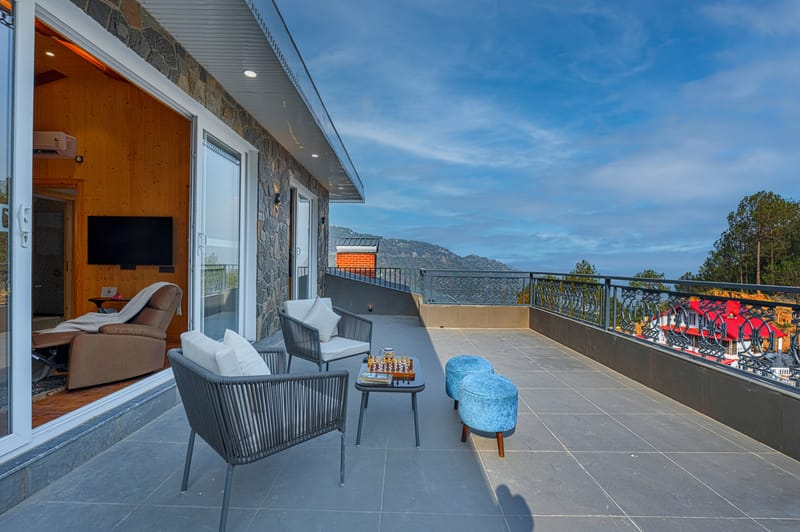 Bask and Blessings Mist | Pet-Friendly Suite With Private Scenic Balcony, Shared Jacuzzi, Spa, Garden & Gazebo – photo 3
