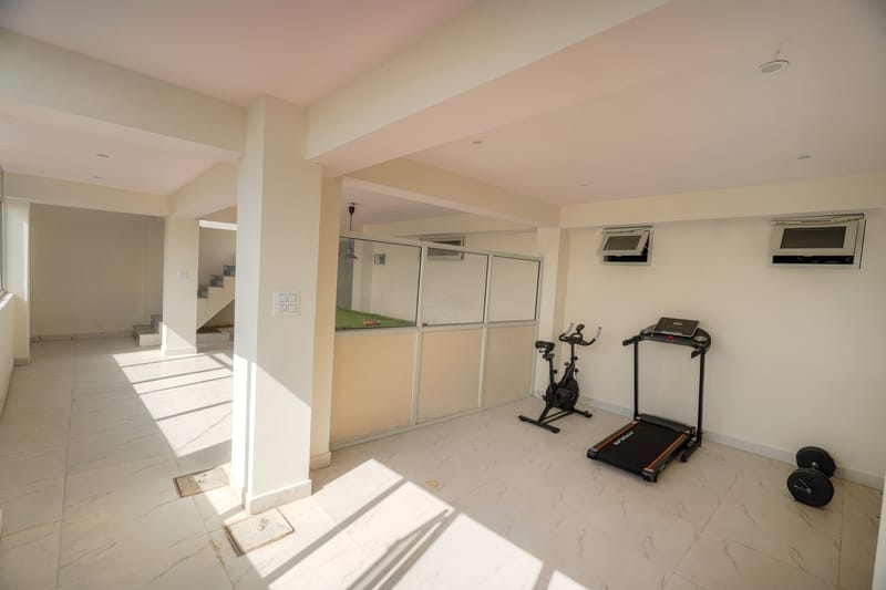 The Ridgeview Retreat Olivia | Pet-friendly Room with Private Balcony, Common  Lounge & Restro | Close to Naldehra – photo 7