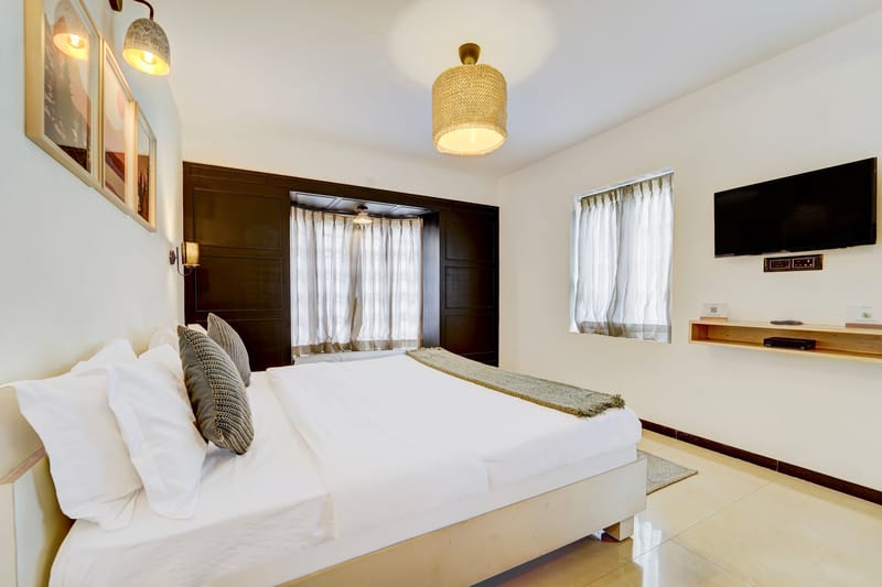 Cleft | 3-BHK With Garden, Picturesque Verandah & Balcony With Views – photo 32