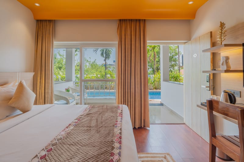 Gracias Aquora | 1-Room Retreat With Private Balcony, Shared Pool, & Restros, Close to Ashvem Beach – photo 13