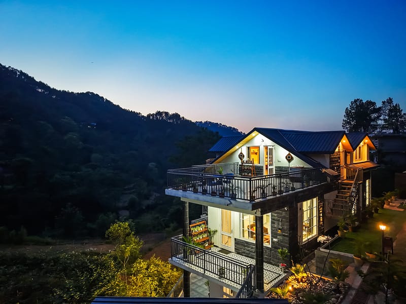 Gamble Pine Ridge | Pet-friendly 2-BHK Apartment With Shared Plunge Pool & Lawn Amid Mountains – photo 2