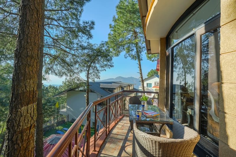 Golden Meadow Villa | Pet-friendly Hillside 3-BHK Retreat With Outdoor Lounge, Balcony & Scenic Views – photo 14