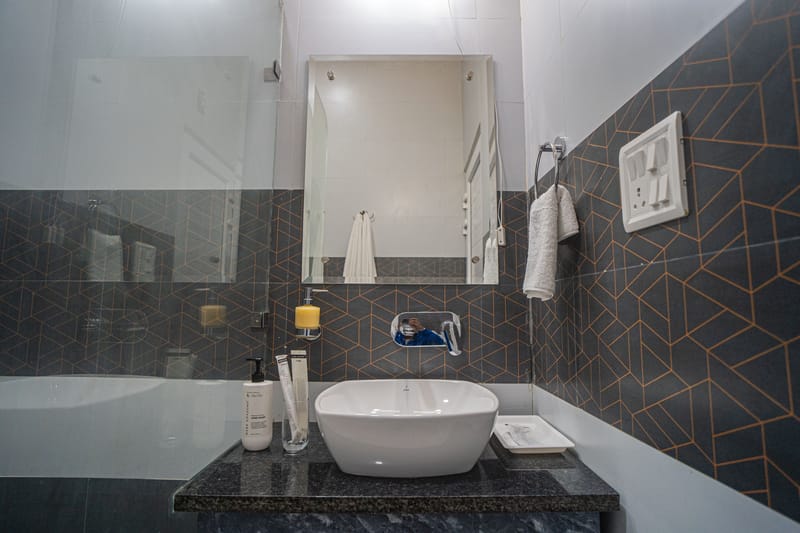 The Urban Escape Nirvana | 1 Premium Room With Hill Views – photo 10
