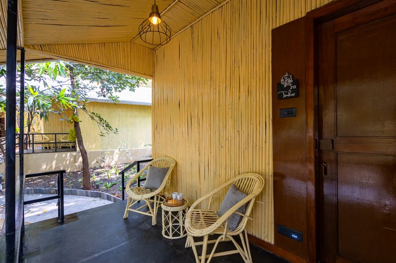 Timber Premium Suite | Pet-friendly Bamboo Cottage with Pvt Verandah, Lounge & Shared Outdoor seating & Restaurant – photo 8