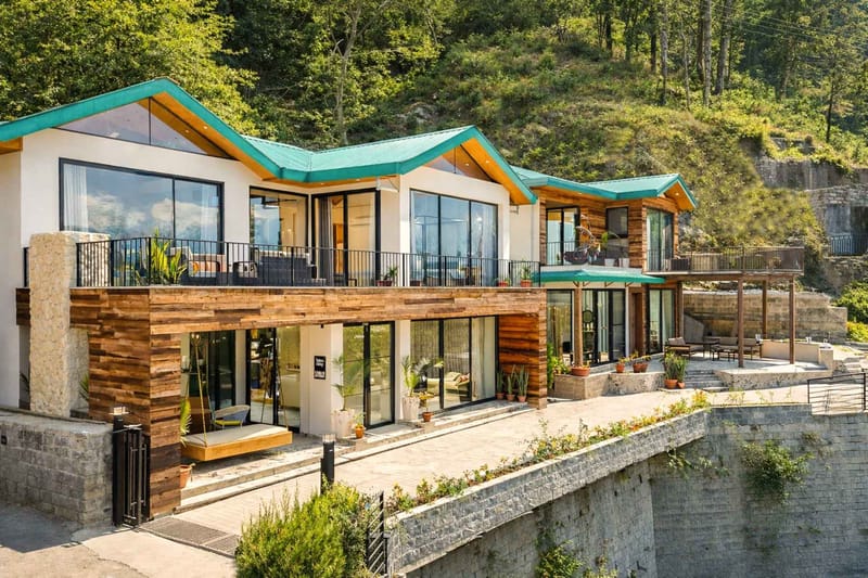 Louise Cottage W/ Outdoor Jacuzzi – photo 1