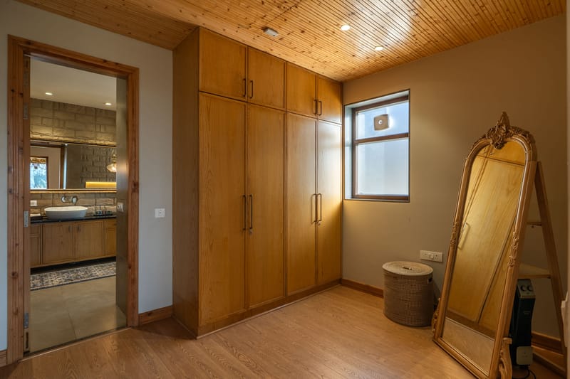 Luxury Suite@ Raj Bagh – photo 15