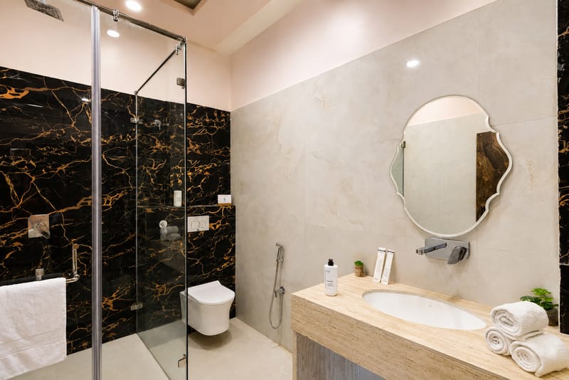 Gold Palm Granola | Elegant Room in a Serene Resort with Shared Pool, Dining, & Garden | Near Popular Tourist Attractions – photo 11