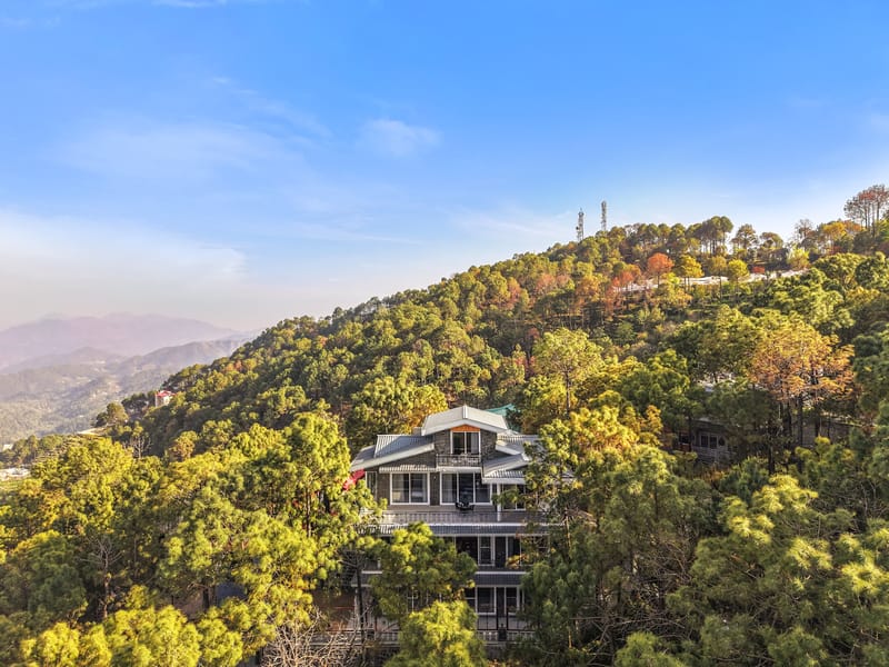 Kavya Villa | 4-BHK Pet-friendly Villa With Lounge, Game Zone, Sit-Out Areas & Panoramic Views in Kasauli Hills – photo 27