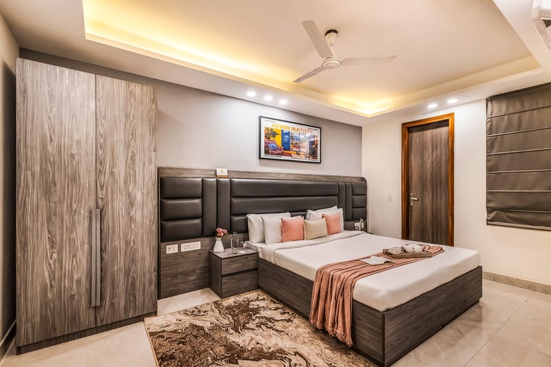 Liv Regalia Serviced Apartments | 1-BHK Suite with Restaurant, Lift, Gym & Conference Room | 1 km from Millennium City Centre – photo 12