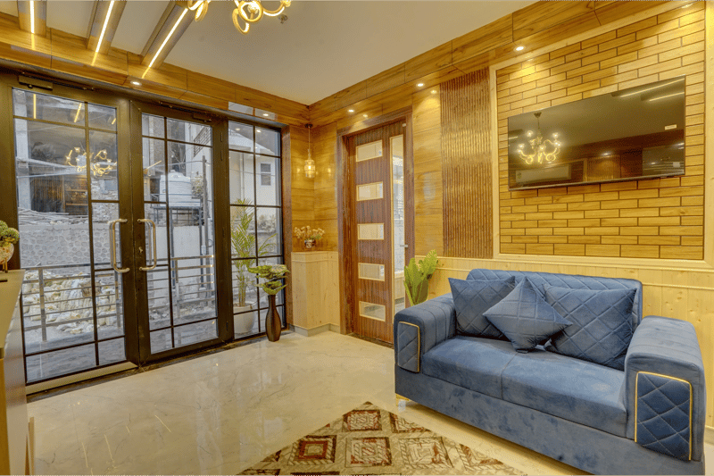 Serene Woods Hotel | 1-Room Retreat With Balcony, Lift & Restaurant Amid Nature  – photo 17