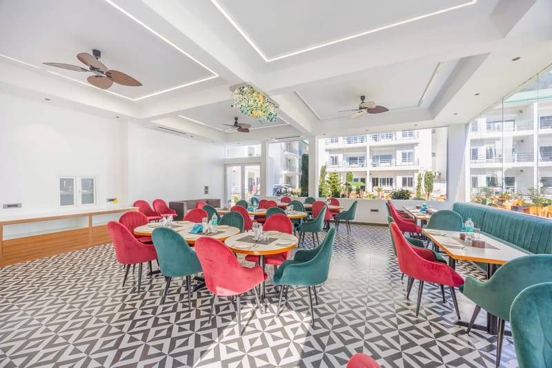 Kingdom Heartz | Elegant Pet-friendly 2-BHK Apartment With Balcony, Common Pool, Common Garden & Restaurant  – photo 29