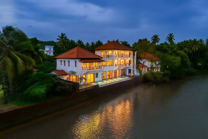 Villa Fleuve | 6-BHK Getaway By the River With Infinity Pool, Lift & Bar Lounge – photo 2
