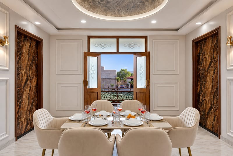 Gold Palm Ivory | Sophisticated Room with Elegant Bathtub, Shared Pool & Lush Green Views – photo 6