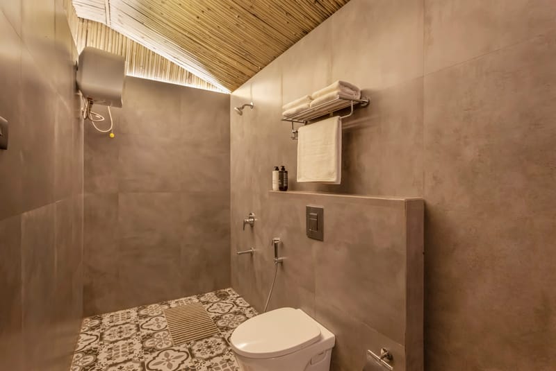 Timber Premium Suite | Pet-friendly Bamboo Cottage with Pvt Verandah, Lounge & Shared Outdoor seating & Restaurant – photo 18