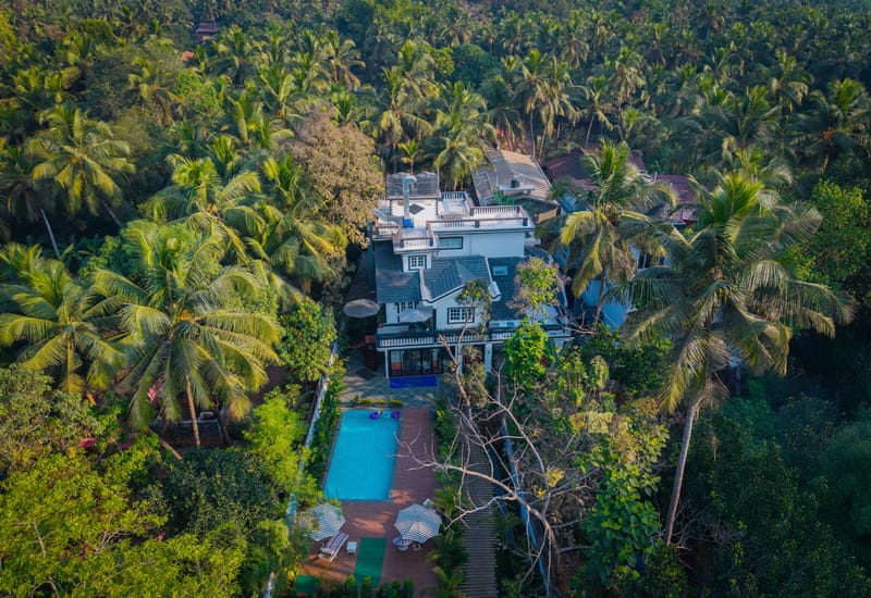 Goan Bliss Deluxe Room | Boutique Resort Stay Near Varca & Benaulim Beaches with Pool, Restro & Library – photo 6