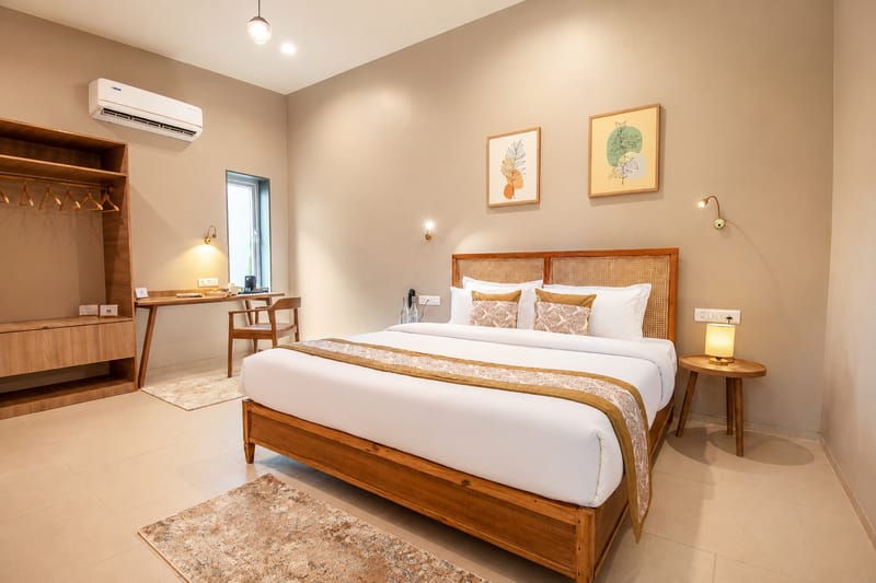 The Crescent Palm Fern | Boutique Cottage With Shared Game Room, Garden and Restaurant – photo 10