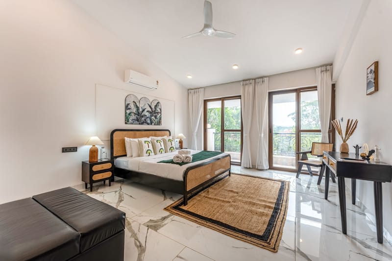 Villa Casa Del Mundo | Luxe Pet-friendly 4-BHK Villa With Pvt Pool, Bar, Lift & Scenic Hill Vistas  – photo 15