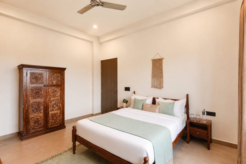 Belvedere Villa | Chic 4-BHK Retreat with Pool, Bar & Landscaped Garden – photo 24