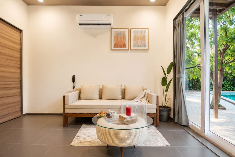 The Crescent Palm Grove | Boutique Suite in a Resort with Shared Game Room, Garden and Restaurant – photo 22