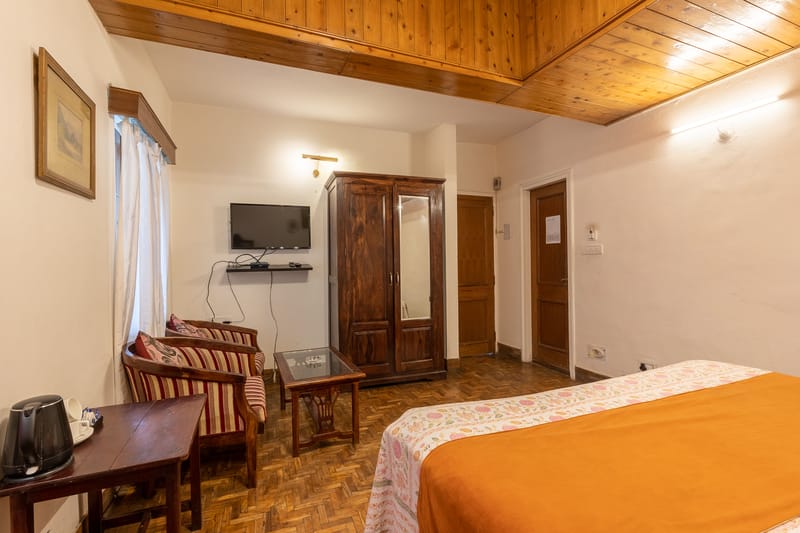 The Hive Cottage Magnolia Room | Hillside Resort With Restaurant, & Outdoor Seating | Ample Parking – photo 22
