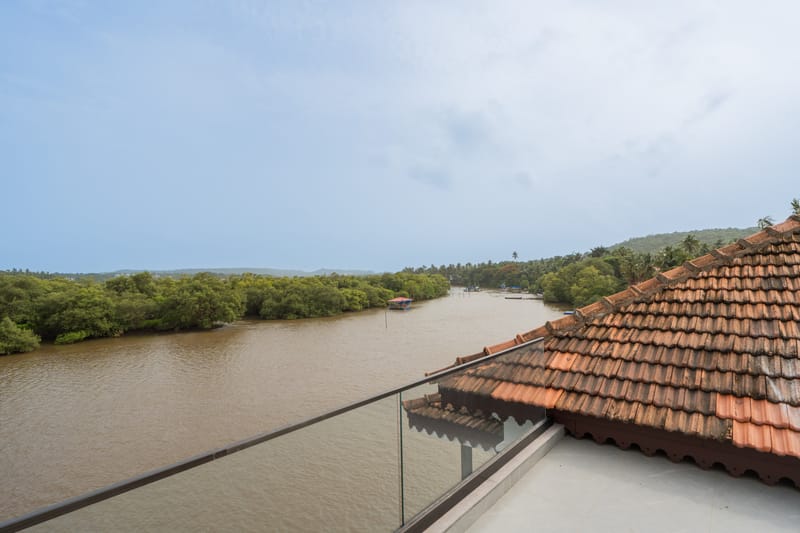 Villa Riviere | Private Riverfront Estate with 6-BHK & 3-BHK, 2 Infinity Pools, Lift, Lounge Area & Kids' Room | 3 Km from Candolim – photo 12