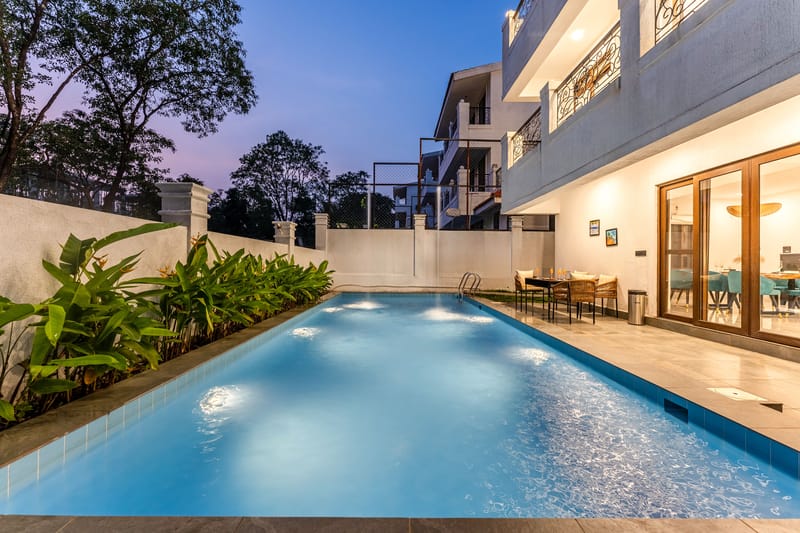 Villa Casa Del Mundo | Luxe Pet-friendly 4-BHK Villa With Pvt Pool, Bar, Lift & Scenic Hill Vistas  – photo 2