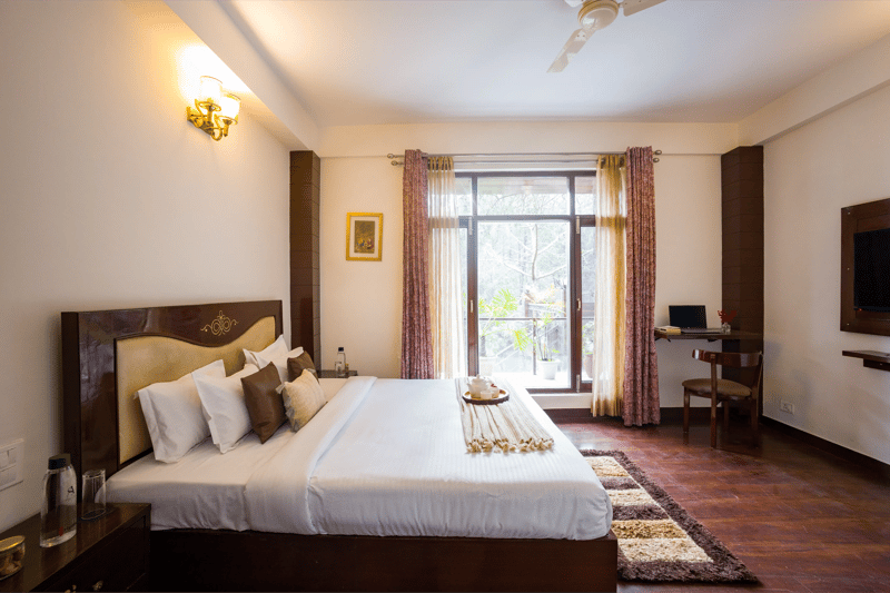 Kasauli Woods Cottage | Hillside 3-BHK Retreat With Outdoor Lounge, Balcony & Scenic Views – photo 20