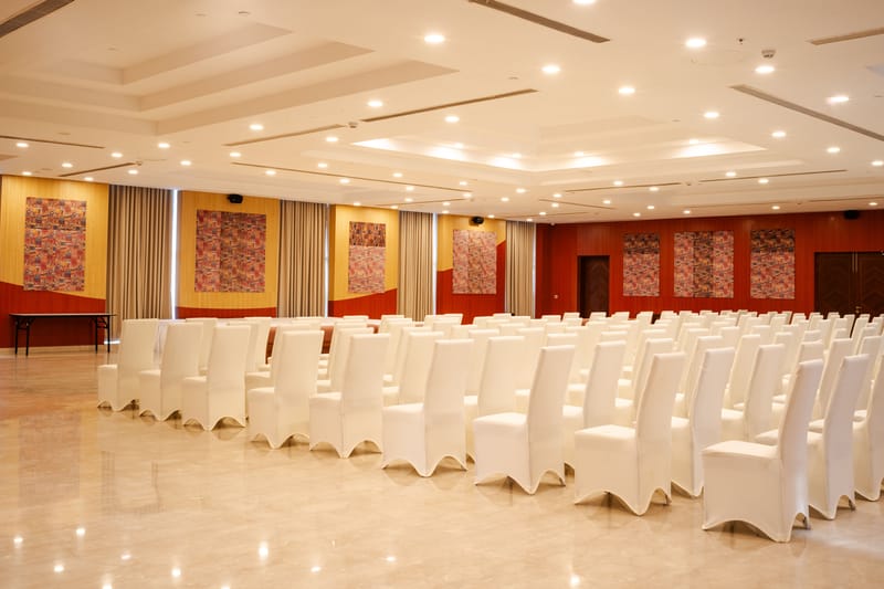 Eternal Oasis Aravali View Suite | Serene 1-Room Retreat With Restaurant, Balcony & Banquet Hall – photo 14