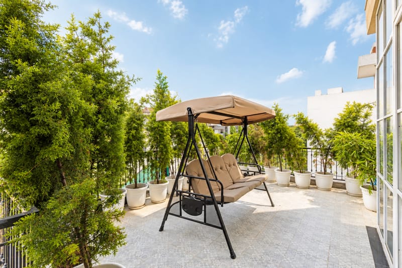 Kalyan Mansion Primrose | Elegant Room W/ Private Balcony, Shared Outdoor Space, Lift & Scenic Views – photo 14