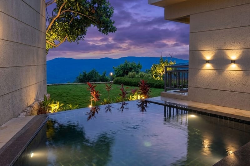Emperior Suite w/ Private pool & Jacuzzi @ Vee Resort – photo 1