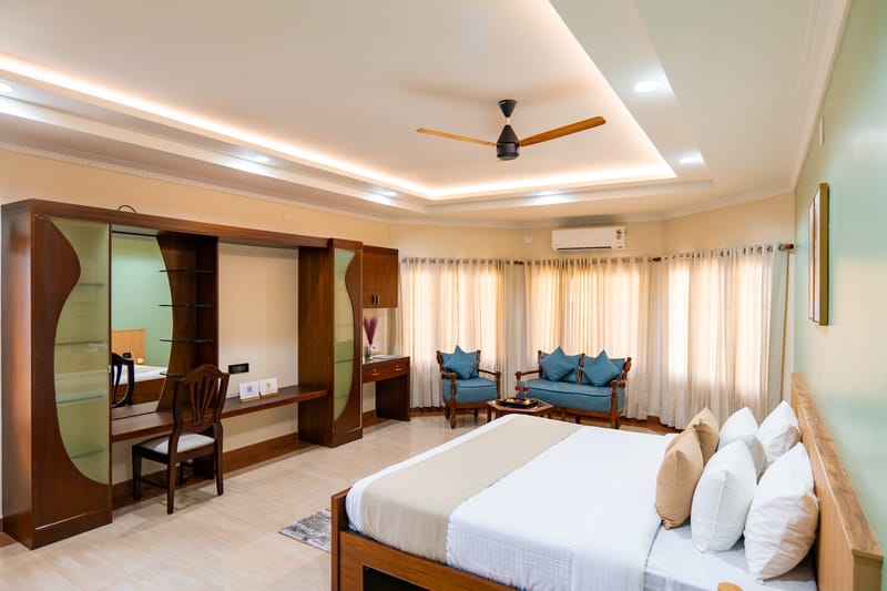 Valiyaveetil Mansion | 5-BHK Mansion With Private Pool, Home Theatre, Garden & Lift | Near New Marine Drive – photo 23
