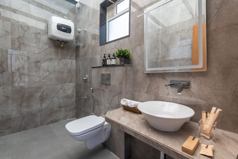 White House | 4-BHK Villa With panoramic Hill Views, Glass Room, Outdoor Pool & Dam nearby – photo 10