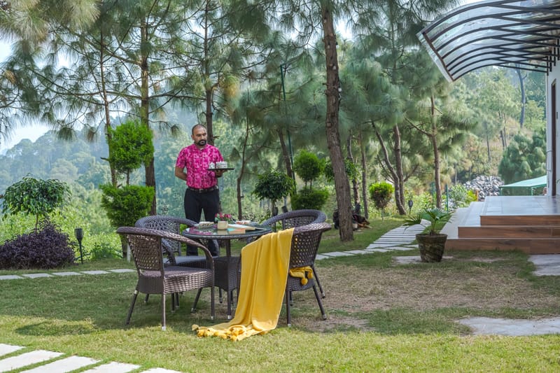Stars and WindSongs | 1 Hilltop Suite with Shared Pool, Bonfire, Game Zone, Alfresco Dining & Relaxing Garden Spaces – photo 17