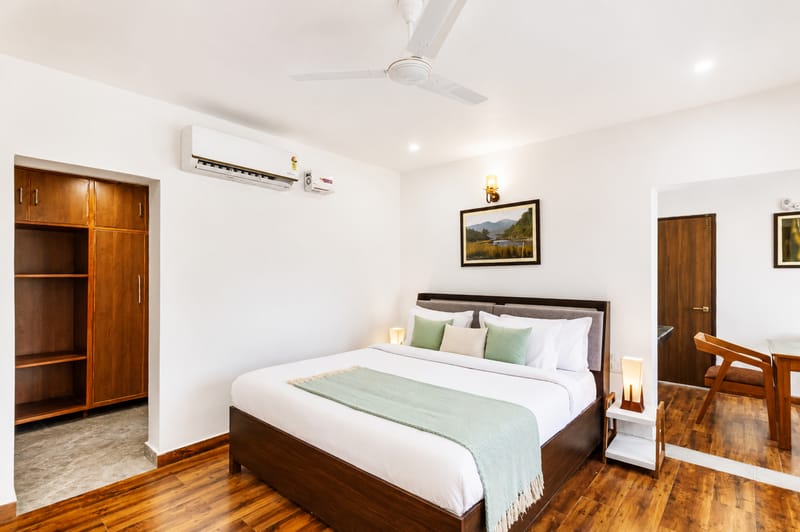 Dhela Jungle Retreat Pebble | Pet- Friendly Suite in a Mini Resort with Shared Pool Near Jhirna Safari Zone  – photo 8