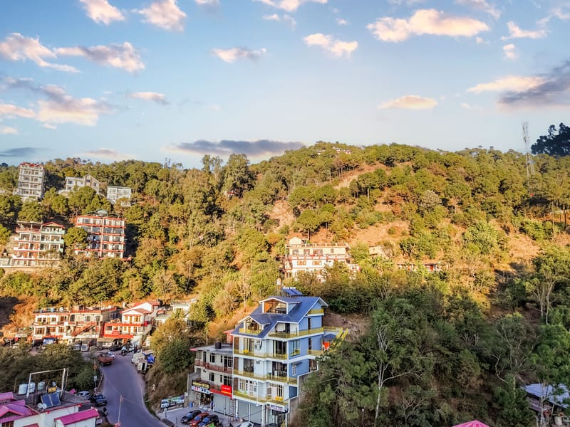 Hillshades | 3 BHK with Sit-out Area, Shared Pool, Restaurant, Game Zone and Scenic Hill Views – photo 57