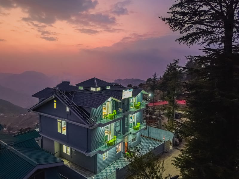 The Ridgeview Retreat Arabella | Pet-friendly Hillside Room with Private Balcony & Bathtub, Common Recreation Zone, Lounge & Restro | Close to Naldehra  – photo 23