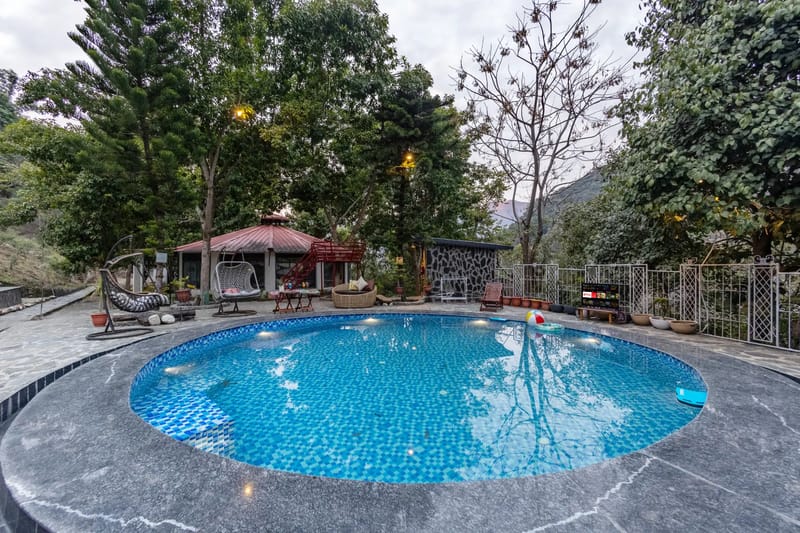 Zephyr Bliss | 1 Premium Room Featuring Shared Pool, Gym & Restaurant With Hill Views – photo 16