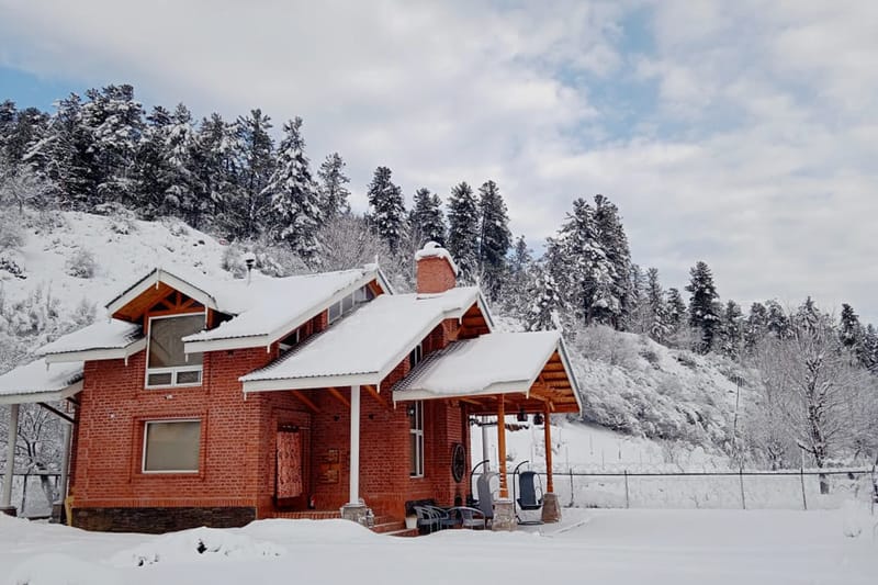 Suroor w/ Central Heating - Tangmarg – photo 33