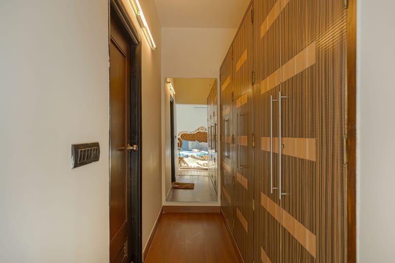 Golden Meadow Villa | Pet-friendly Hillside 3-BHK Retreat With Outdoor Lounge, Balcony & Scenic Views – photo 16